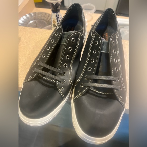 Skechers Leather pre-owned sneakers size 13 - Picture 1 of 4